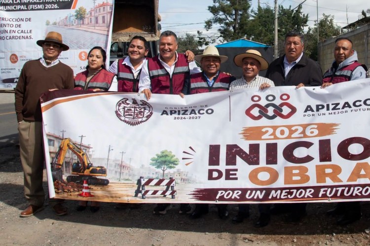 JAVIER RIVERA IMPULSA OBRAS EN SAN ISIDRO; INICIA PAVIMENTACIÓN DE LA CALLE LÁZARO&nbsp;CÁRDENAS