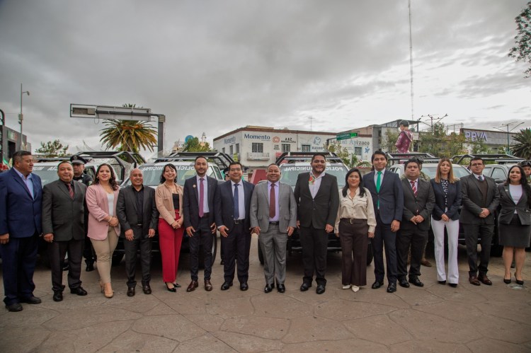 ENTREGA JAVIER RIVERA BONILLA 11 NUEVAS PATRULLAS PARA FORTALECER LA SEGURIDAD EN&nbsp;APIZACO