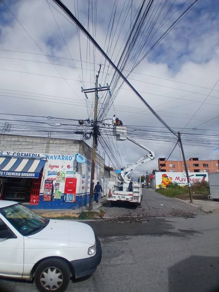 HUAMANTLA BRILLA MÁS: CONTINÚAN TRABAJOS DE REPARACIÓN Y MANTENIMIENTO DE ALUMBRADO&nbsp;PÚBLICO