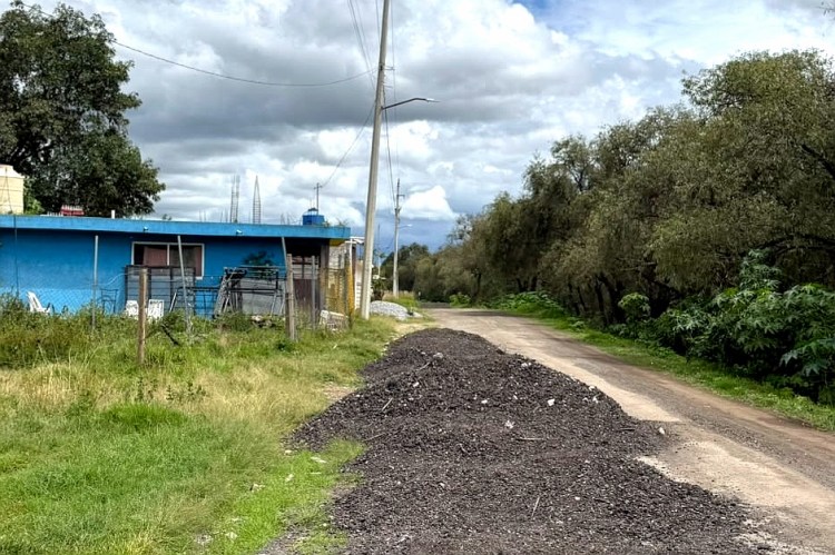 PREVIO AL DÍA DE MUERTOS, AYUNTAMIENTO DE TLAXCALA MEJORA CAMINOS EN&nbsp;TIZATLÁN