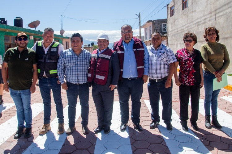 ENTREGA GOBIERNO MUNICIPAL DE APIZACO DOS OBRAS DE PAVIMENTACIÓN EN LA CALLE EJIDO DE LA COMUNIDAD JOSÉ MARÍA&nbsp;MORELOS