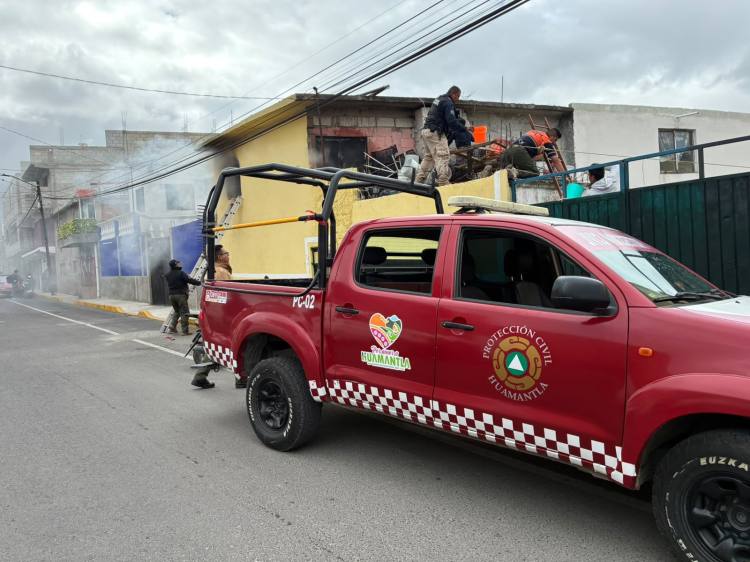 PROTECCIÓN CIVIL DE HUAMANTLA SOFOCA INCENDIO EN CASA HABITACIÓN DEL BARRIO DE LA&nbsp;PRECIOSA